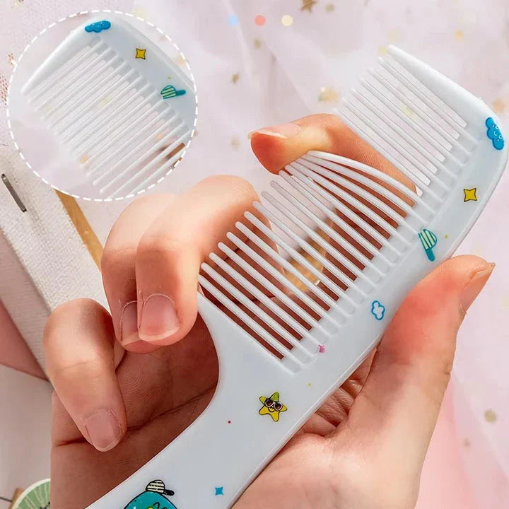 Adorable green animal-themed kids hairstyling comb set with fine-toothed and pointed tail combs