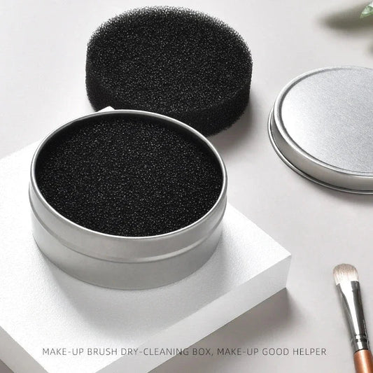 Efficient Eyeshadow Brush Cleaner with Activated Carbon Sponge for Quick Cleaning and Color Changes