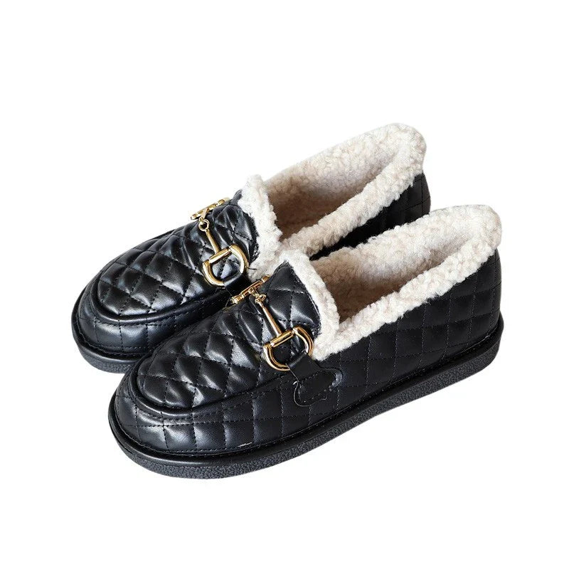 Trendy flat-bottomed cotton scoop shoes in black and beige colors, perfect for expectant mothers during pregnancy