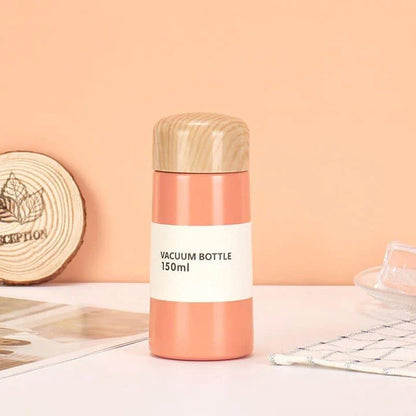 Stylish floral double-wall stainless steel water bottle with a convenient straw lid, maintaining temperature for up to 12 hours.