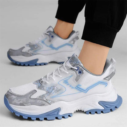 Fashionable and breathable casual sneakers with a sleek design, suitable for students and professionals.