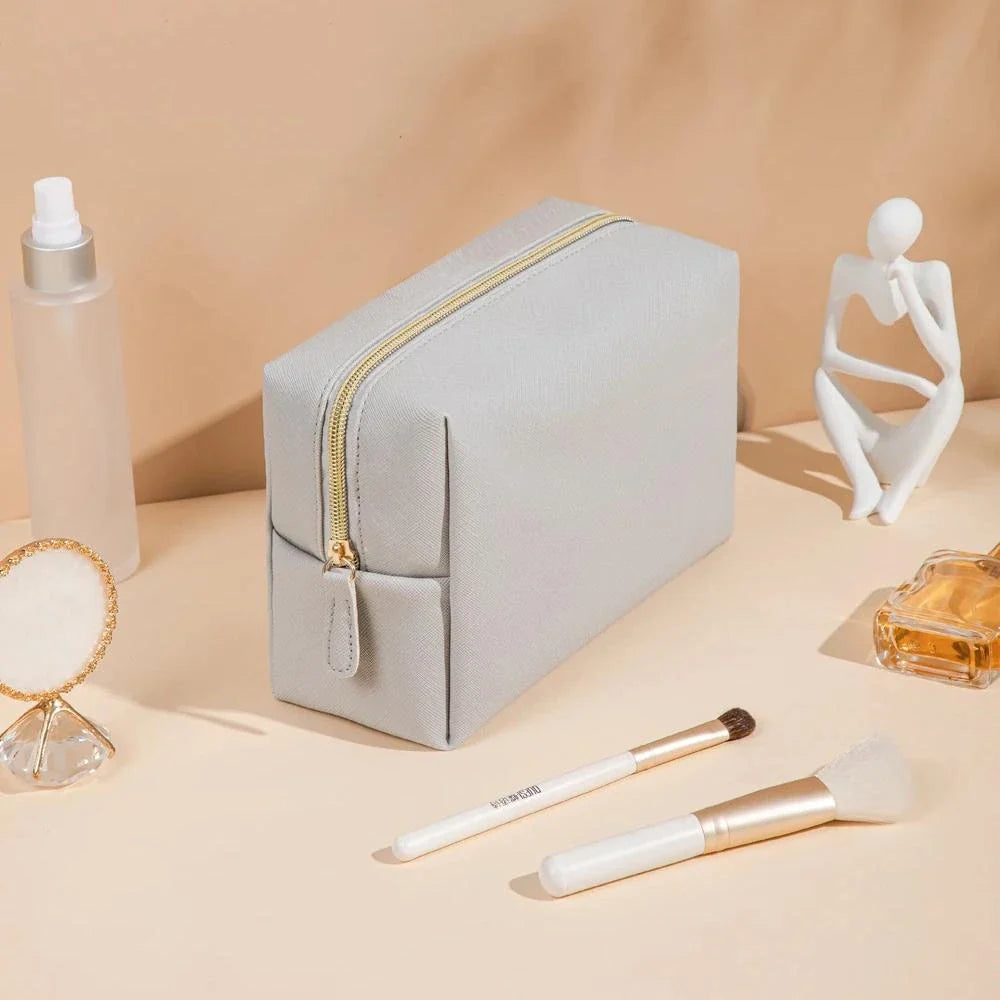 Chic PU Leather Travel Cosmetic Bag - Elegant Makeup Organizer with Secure Zipper in Multiple Sizes