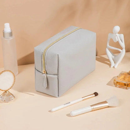Chic PU Leather Travel Cosmetic Bag - Elegant Makeup Organizer with Secure Zipper in Multiple Sizes