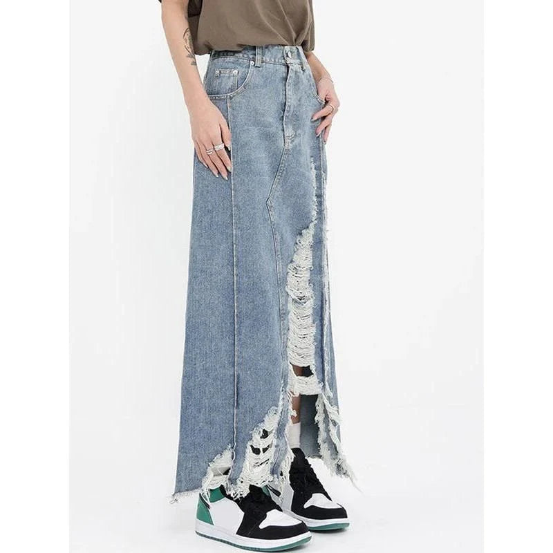 Fashionable high-waist denim skirt with distressed details, offering a stylish and comfortable design for versatile wear.