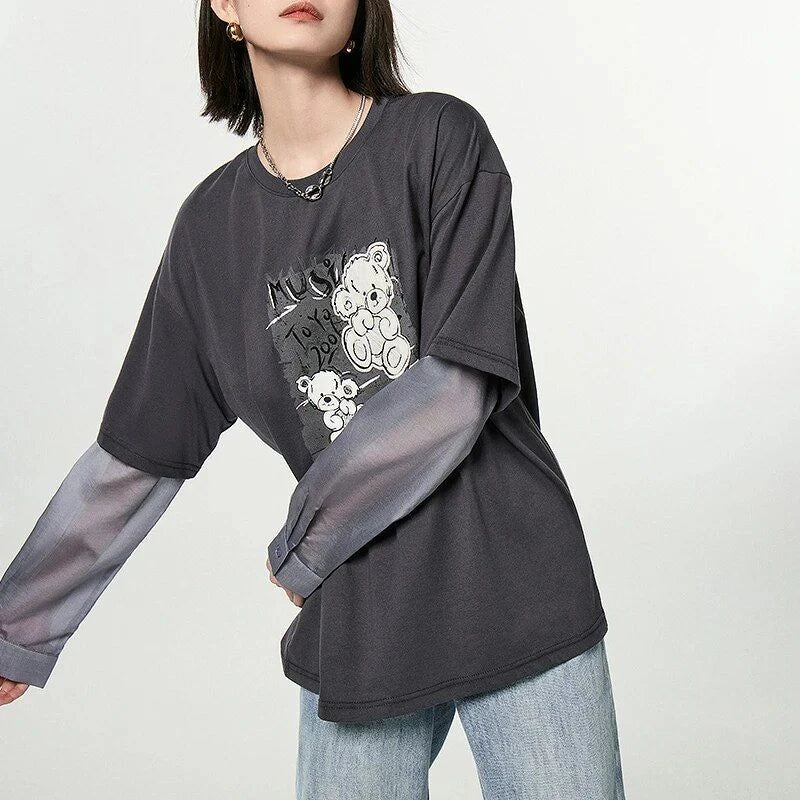 Cozy autumn-inspired cotton tee with bear print and embroidered details for a stylish and comfortable look