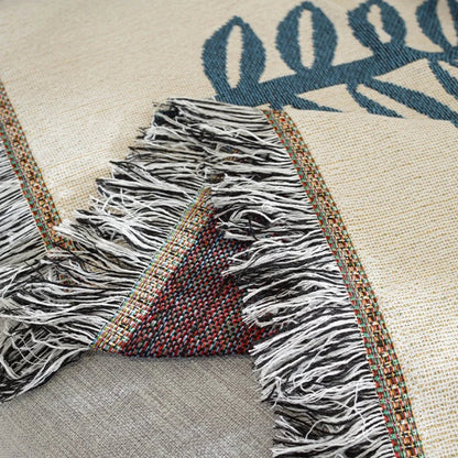 Charming cat-patterned sofa covers in a variety of sizes, adding Nordic-inspired style and comfort to living rooms.