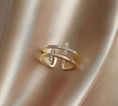 Elegant adjustable copper and zircon ring with a sophisticated design, perfect for any occasion.