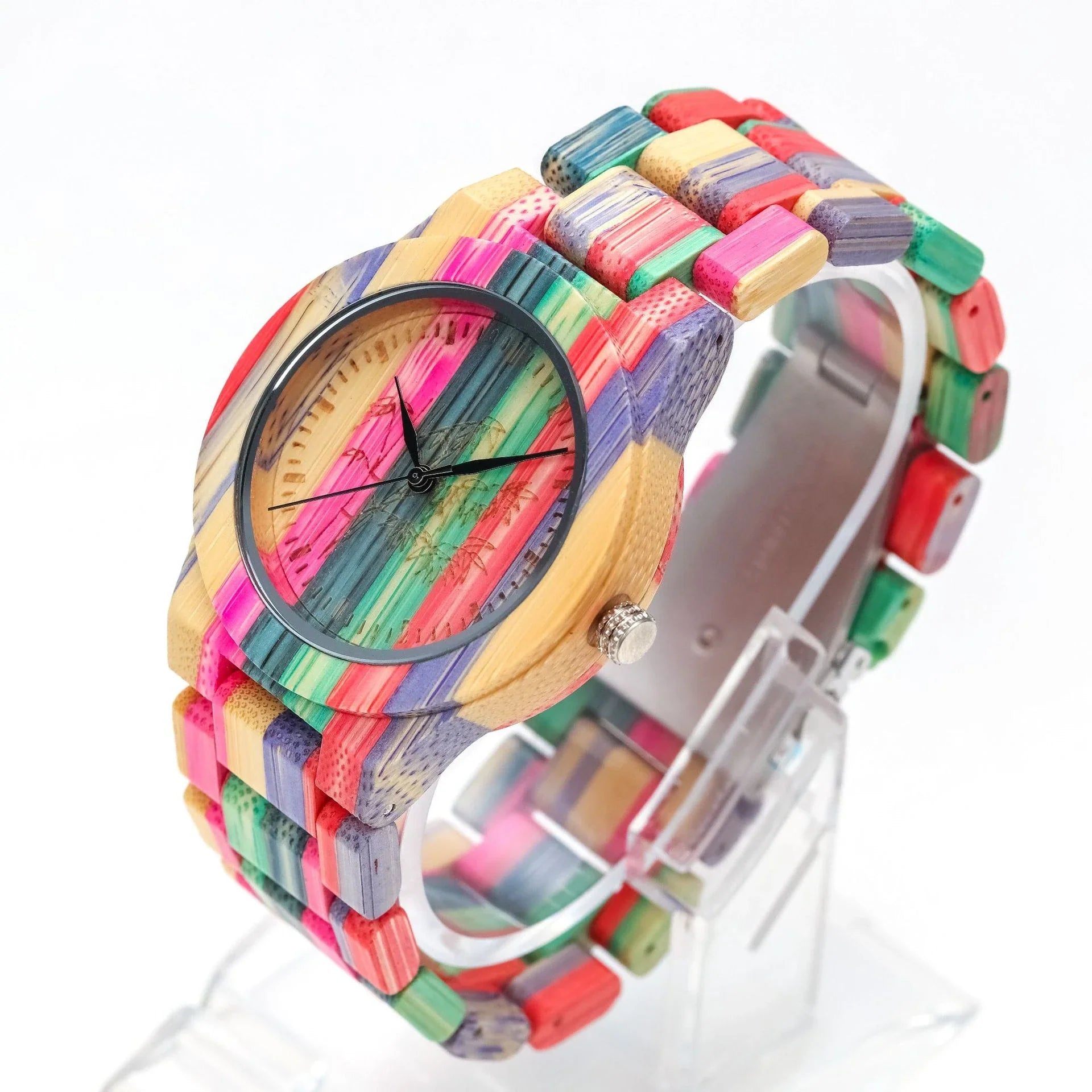 Stylish Quartz Bamboo Wood Watch - A unique and eco-friendly timepiece with a sleek design and reliable quartz movement