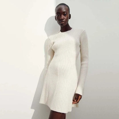 Elegant knitted mini dress with classic O-neck design and long sleeves