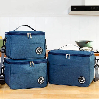 Portable thermal lunch bag made of durable oxford cloth with insulation to keep food and drinks at the perfect temperature