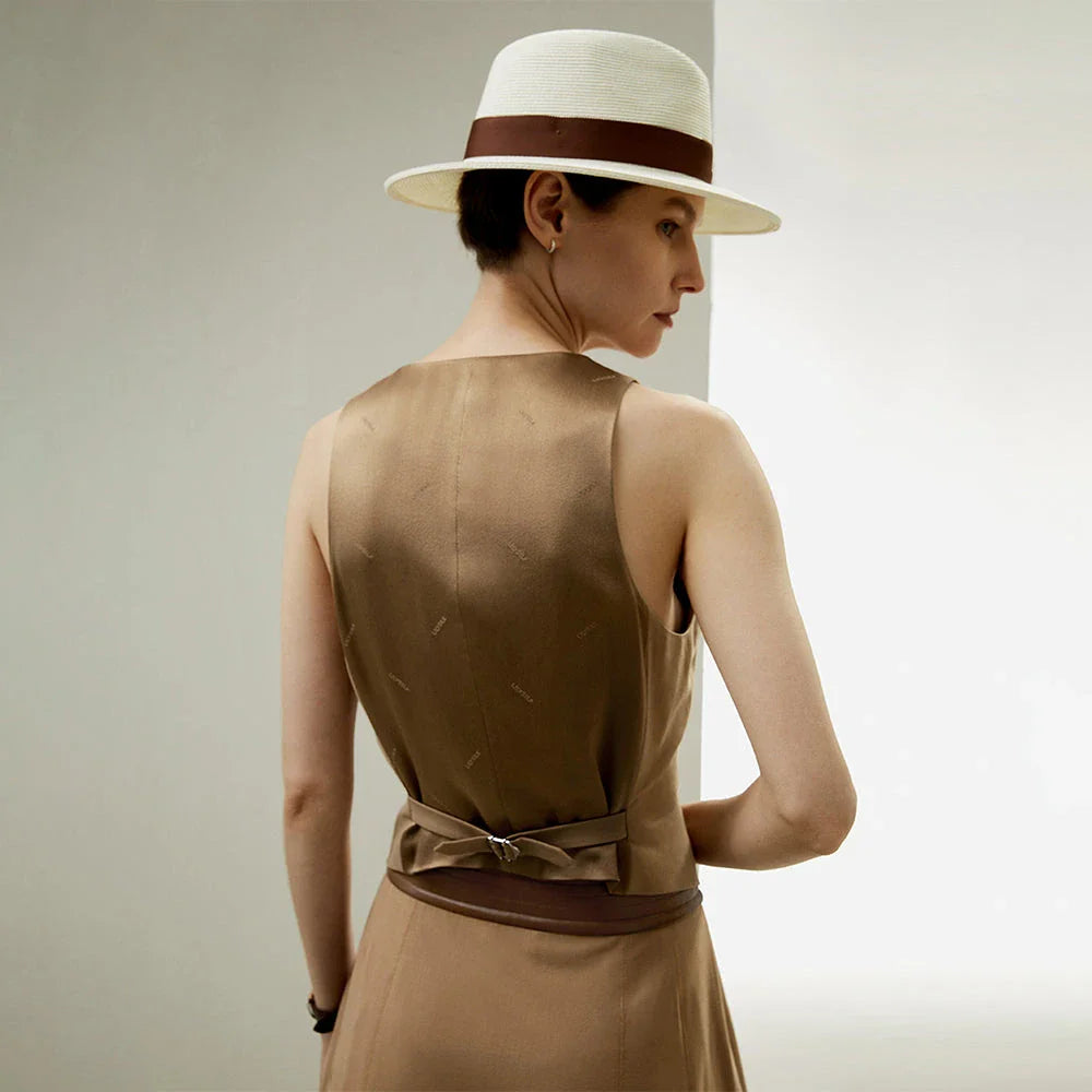 Elegant and Versatile Silk-Wool Blend Sleeveless Vest with Tailored Silhouette and Luxurious Jacquard Detailing