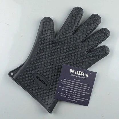 Premium heat-resistant silicone barbecue gloves in pink, designed for safe and comfortable outdoor grilling and cooking