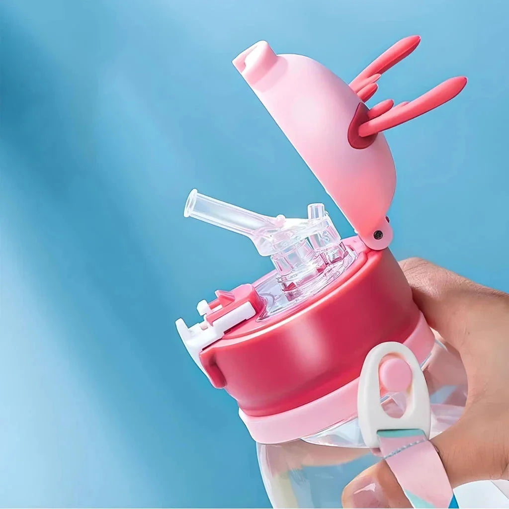 Cartoon Antler Sippy Cup for Kids - 600ml Spill-Proof Hydration Companion with Vibrant Design and Practical Features