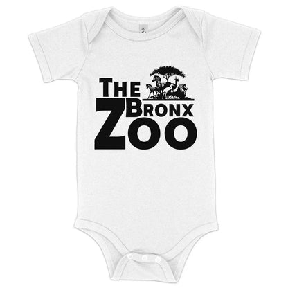 Comfy baby jersey onesie with Bronx Zoo design, made of soft Airlume cotton for a flexible, comfortable fit from 3 to 24 months.