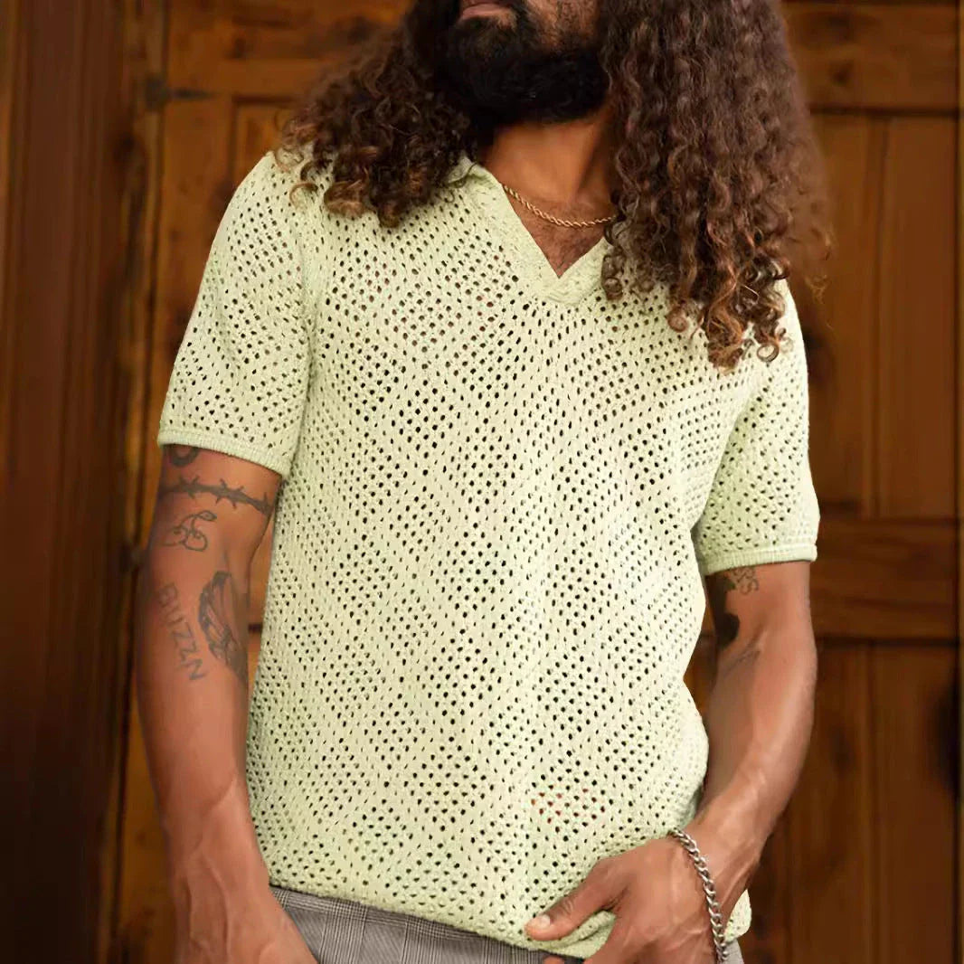 Comfortable and stylish men's knitted summer shirt in green with relaxed, pullover design