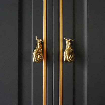 Elegant European-style retro brass snail cabinet door handles in small and large sizes for wardrobe, cabinet, and drawer upgrades
