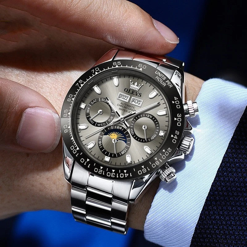 Elegant automatic men's watch with stainless steel case and adjustable bracelet, showcasing precise timekeeping and versatile design.
