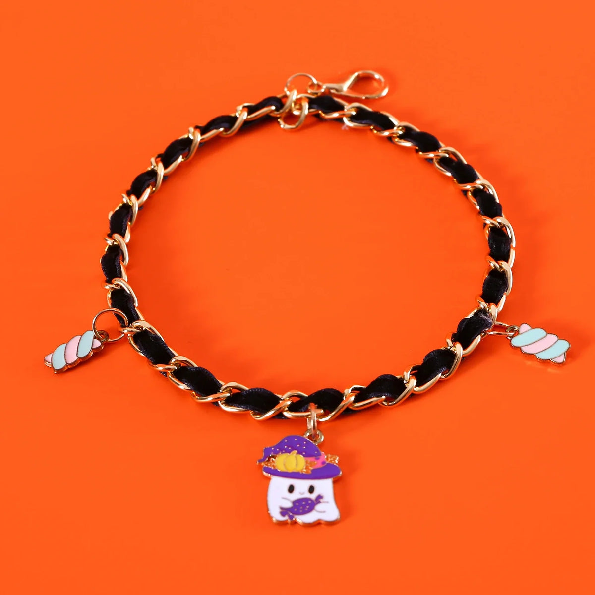 Stylish pet Halloween collar made of velvet with a dripping bat design, available in adjustable sizes for a comfortable fit.