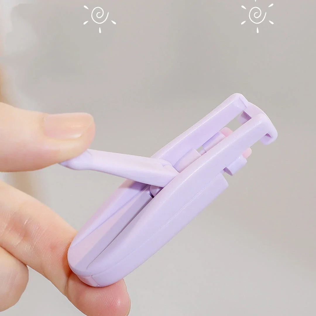 Chic cat claw wide angle eyelash curler for long-lasting, beautifully curled lashes