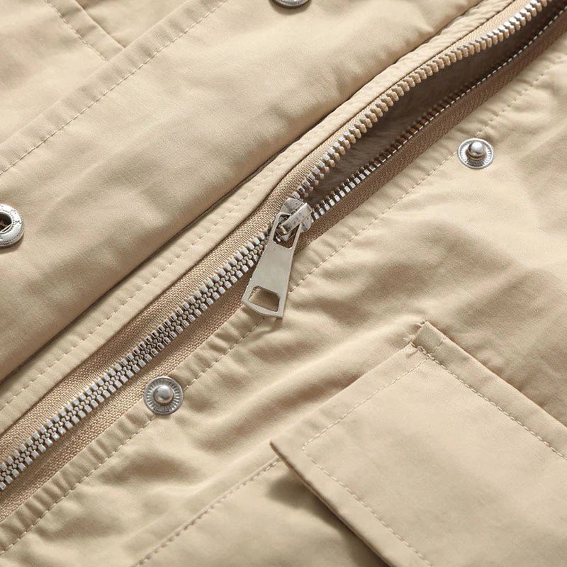 Fashionable women's down-filled jacket in various colors, designed for casual wear and everyday activities