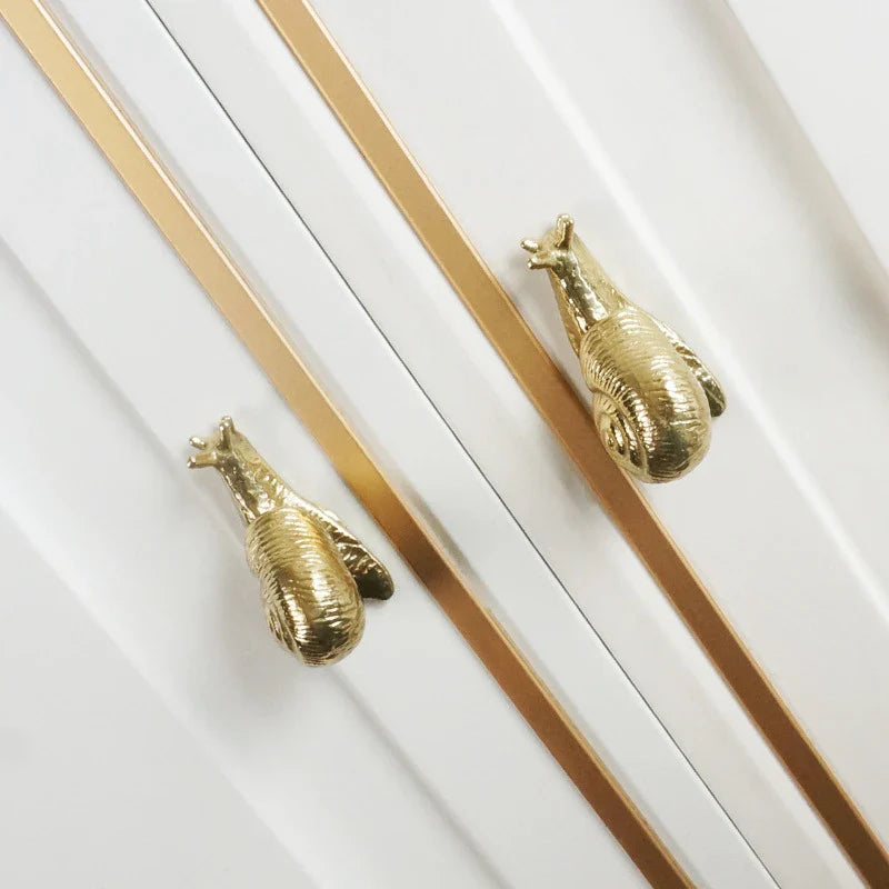 Elegant European-style retro brass snail cabinet door handles in small and large sizes for wardrobe, cabinet, and drawer upgrades