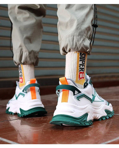 Fashionable and breathable casual sneakers with a sleek design, suitable for students and professionals.