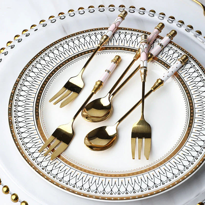 Hhomeenjoy Elegant Gold-Plated Dessert Fork: A Refined Dining Companion
