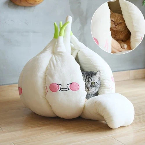 Cozy Garlic Cat Bed with soft suede fabric and plush PP cotton filling for ultimate feline comfort