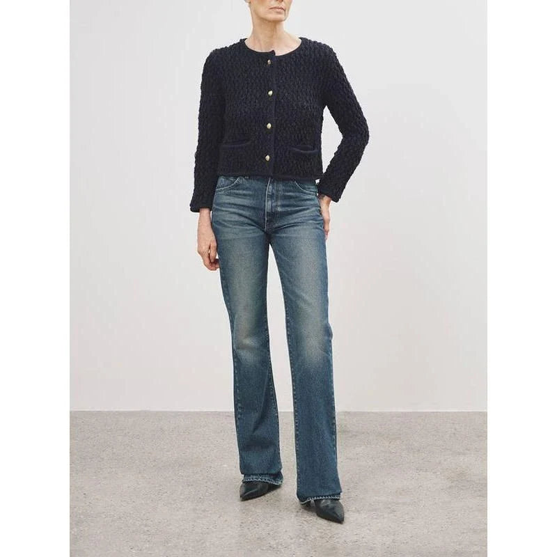 Elegant knitted cardigan for women in premium wool fabric, featuring O-neck collar and convenient pockets