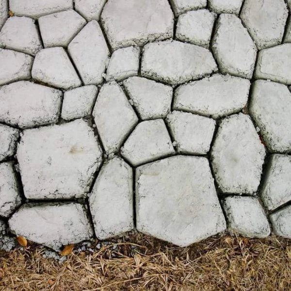 Garden Path Maker Mold - Create custom cement or red mud paths for your outdoor space with this versatile DIY tool