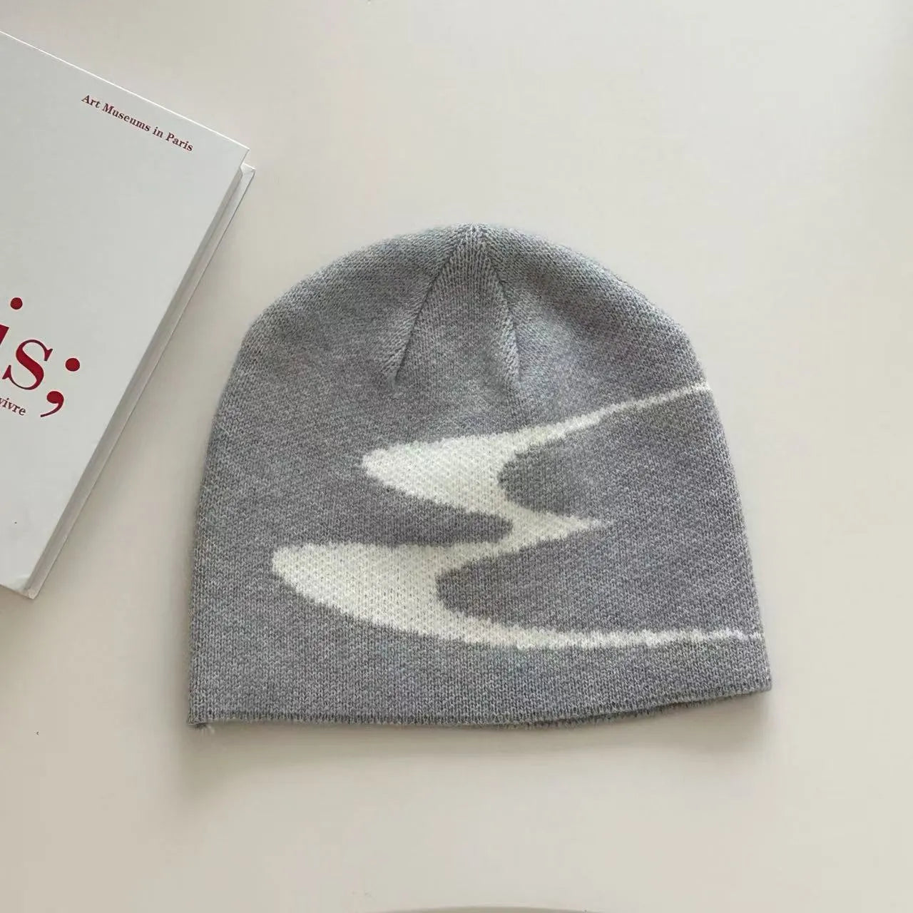 Acrylic beanie hat for men and women in black, grey, or white, M size for autumn and winter.