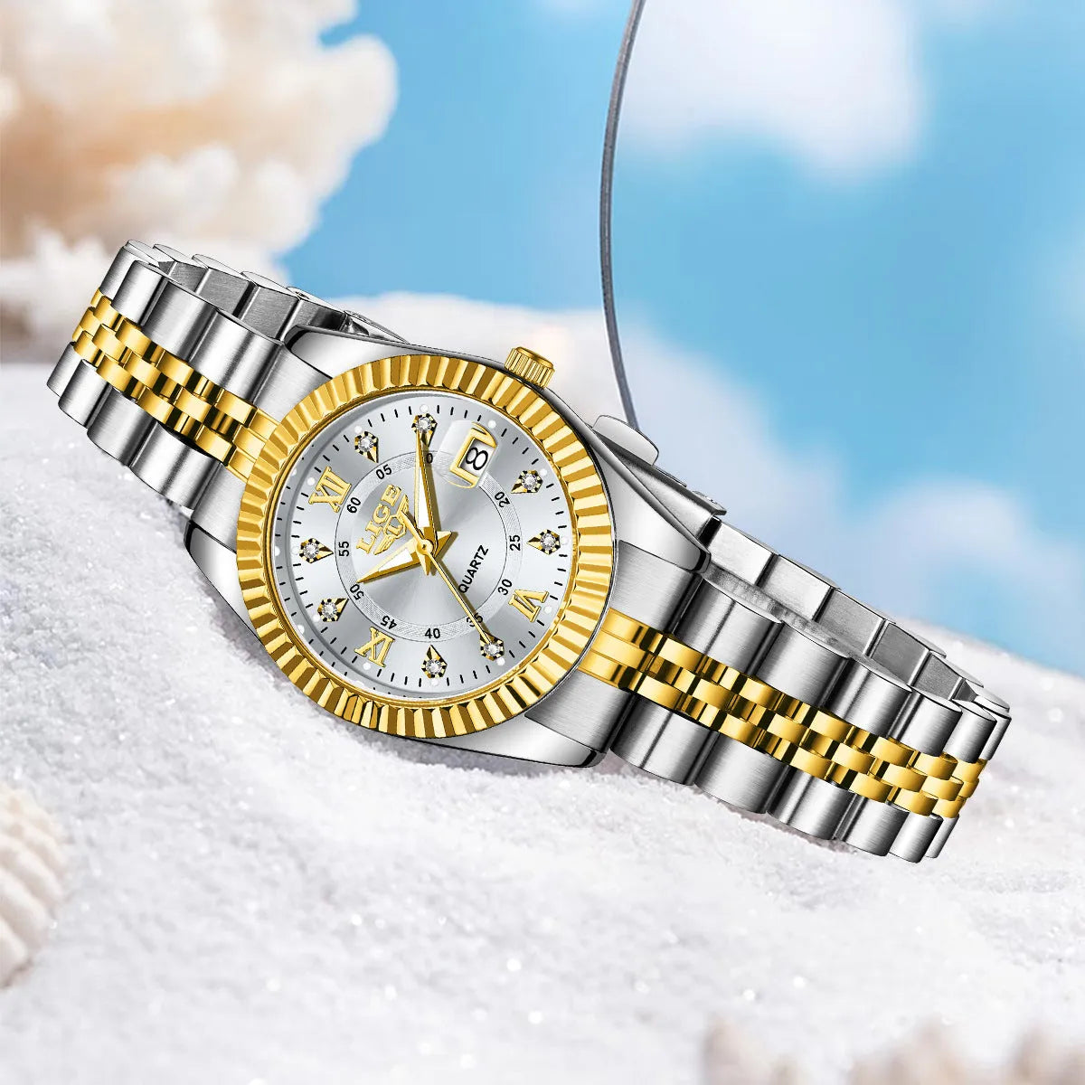 Waterproof leisure couple quartz watch in gold white colour with 10mm thickness on wrist