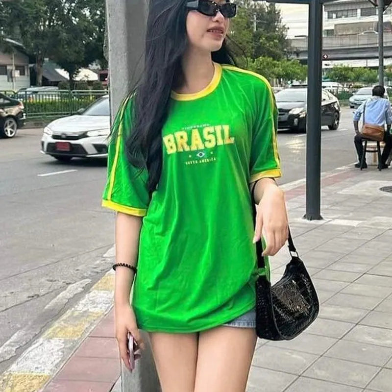 Women's slim fit t-shirt with 3D geometric pattern in milk silk polyester fabric, regular sleeve pullover style