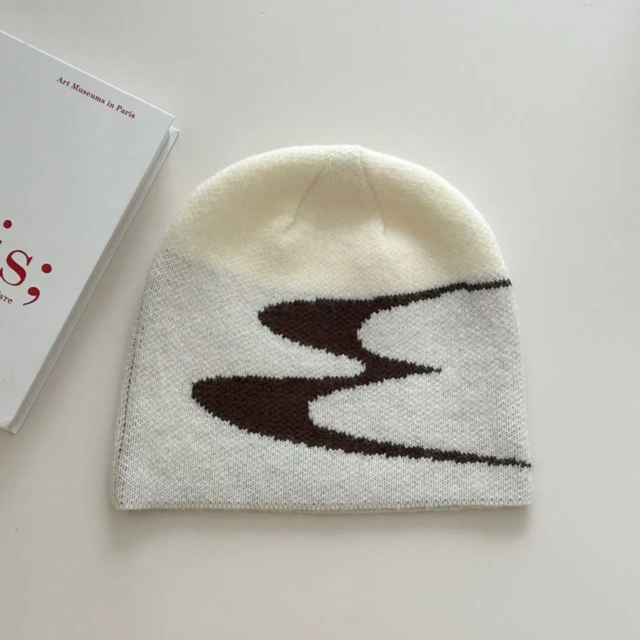 Acrylic beanie hat for men and women in black, grey, or white, M size for autumn and winter.