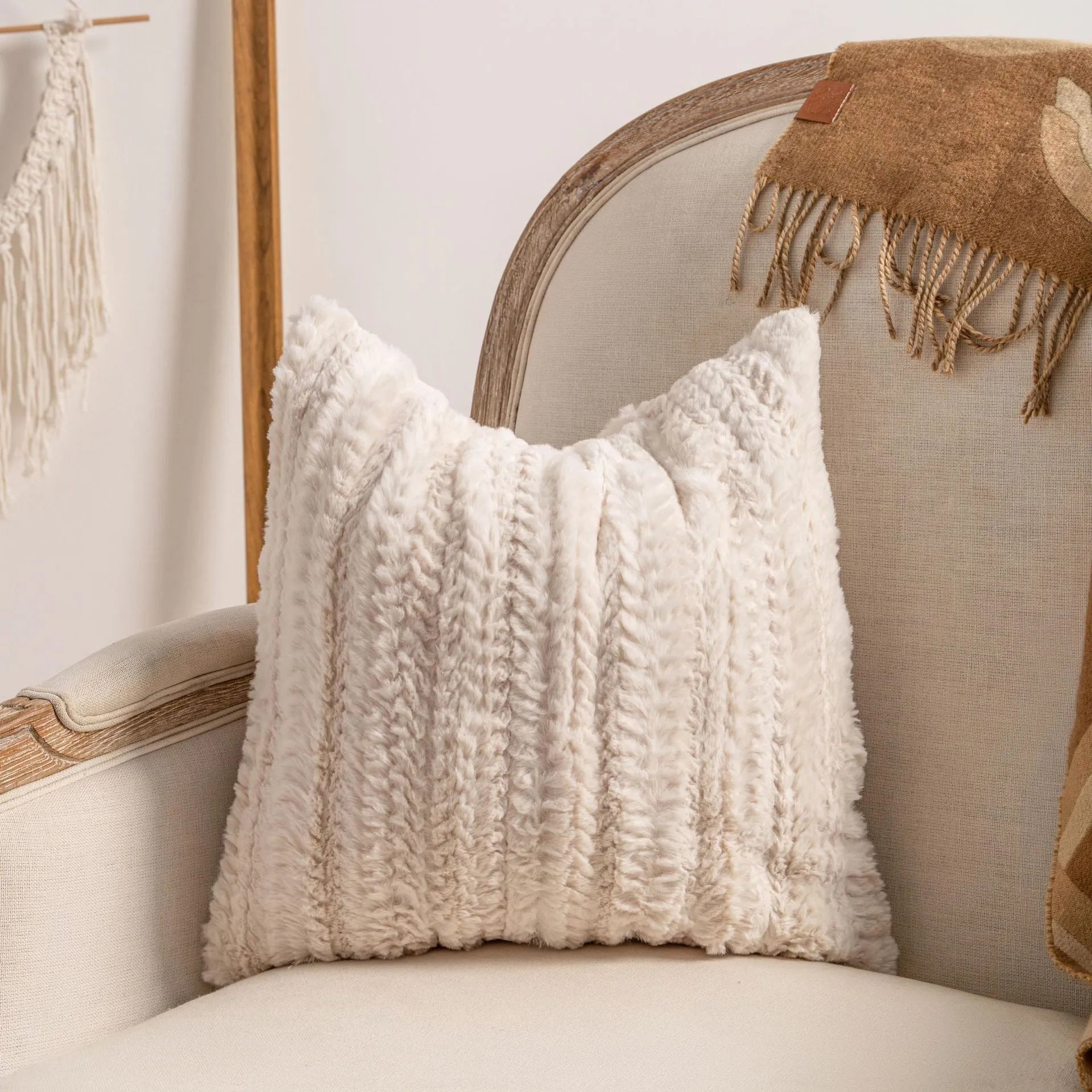 Knitted tassel sofa pillow cover in spiral dot pattern, 45x45cm size with PP cotton filler