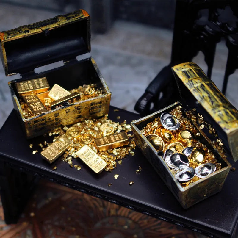 Gold coin and gold bar alloy miniature ornaments for dollhouses, 2-3cm scale