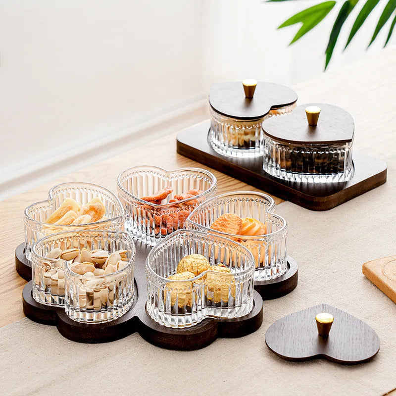 Glass foot bath snack dim sum plate with coloured glaze, mild luxury retro style, irregular heart-shaped bowl lid design for adults and elderly in 2-grid, 3-grid, 4-grid, or 5-grid tray configurations with transparent lid for serving small foods