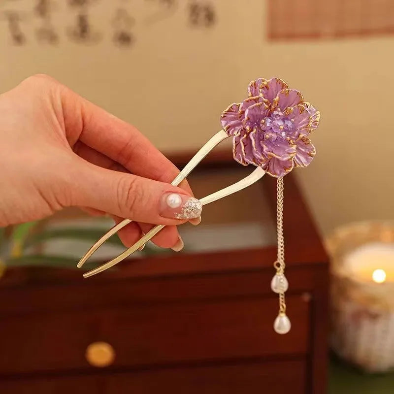Alloy U-shaped hairpin with intricate peony flower and tassel design, a retro-inspired barrette suitable for formal events like weddings or everyday wear with a pastoral style, available in purple and white colour options
