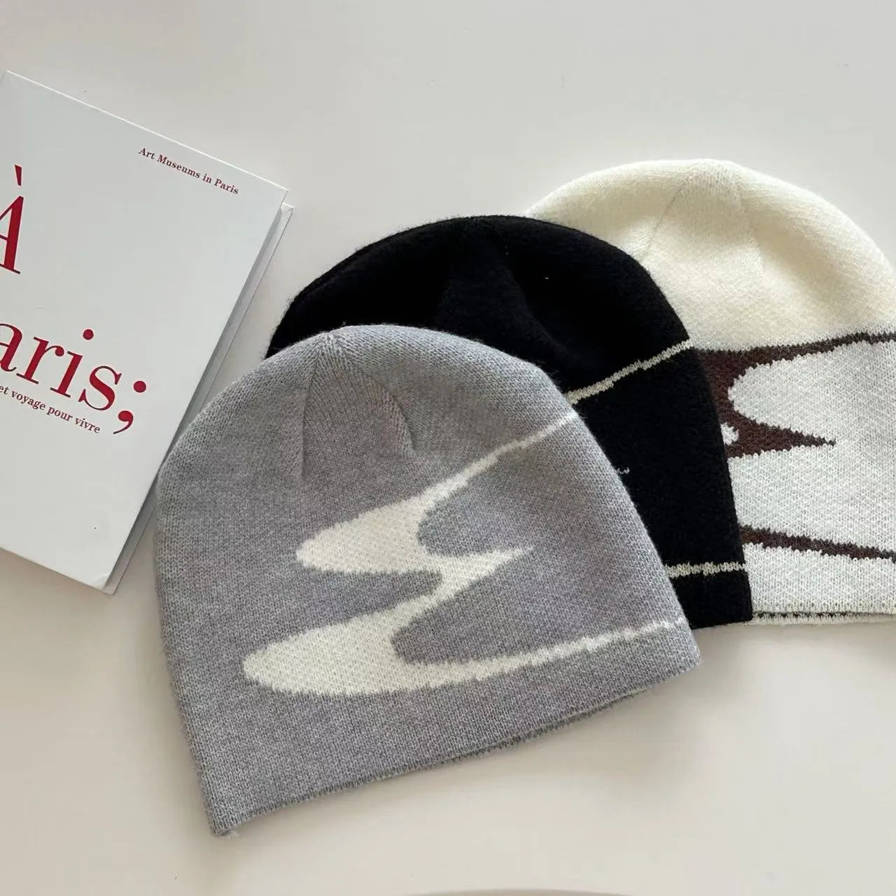 Acrylic beanie hat for men and women in black, grey, or white, M size for autumn and winter.