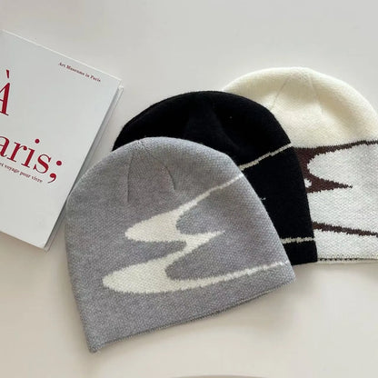 Acrylic beanie hat for men and women in black, grey, or white, M size for autumn and winter.