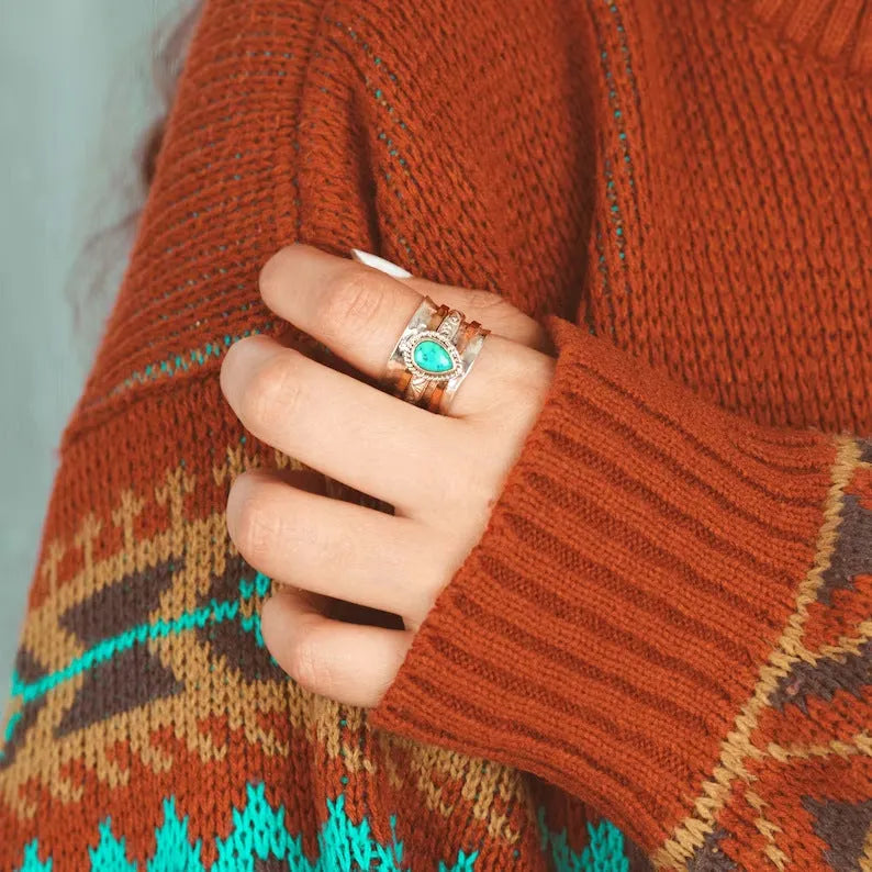 Retro green pine three-colour electroplated alloy ring showing adjustable sizing options
