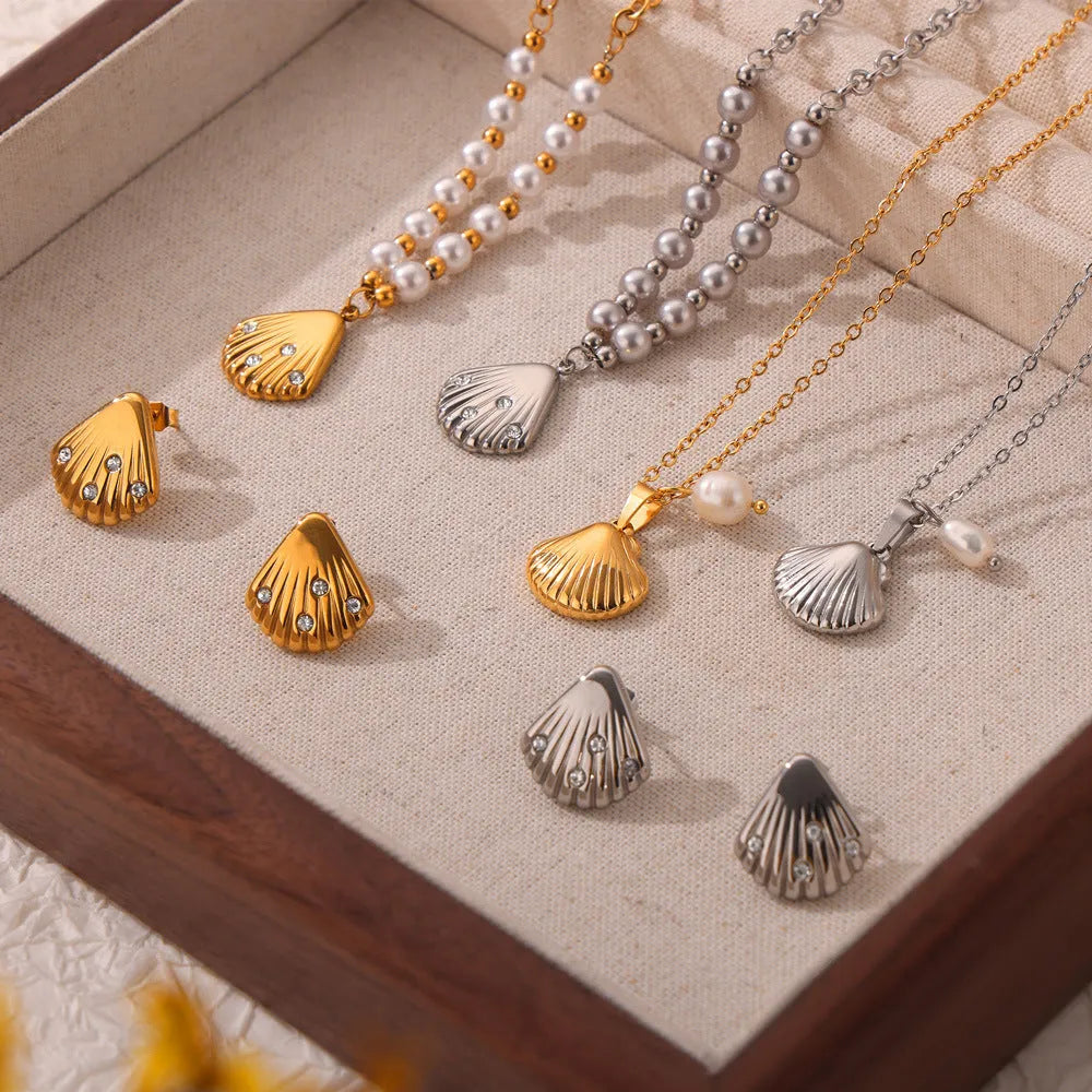 French vintage shell jeweled pendant necklace with titanium steel chain and freshwater pearl bead for women