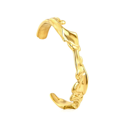Stainless steel adjustable bracelet showing clasp mechanism and 18-22cm length range