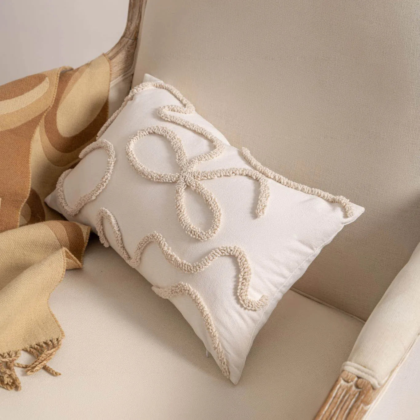 Knitted tassel sofa pillow cover in spiral dot pattern, 45x45cm size with PP cotton filler