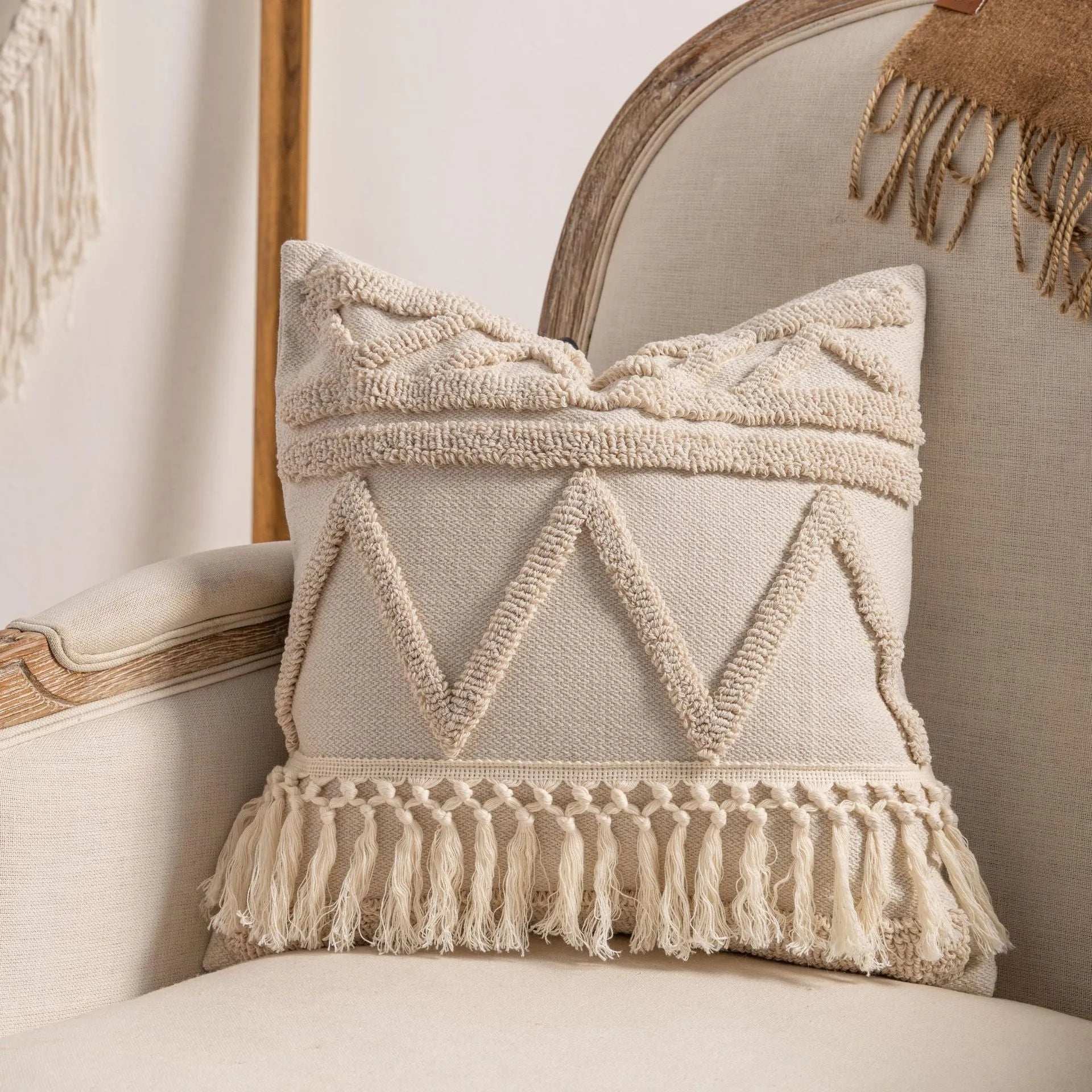 Knitted tassel sofa pillow cover in spiral dot pattern, 45x45cm size with PP cotton filler