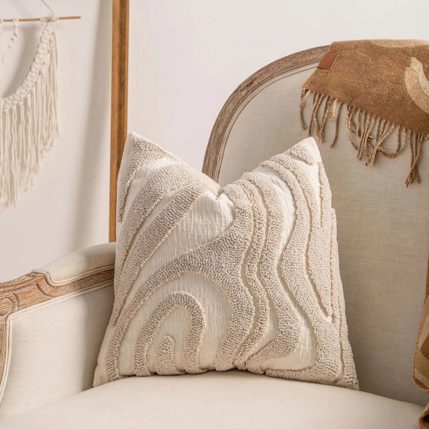 Knitted tassel sofa pillow cover in spiral dot pattern, 45x45cm size with PP cotton filler