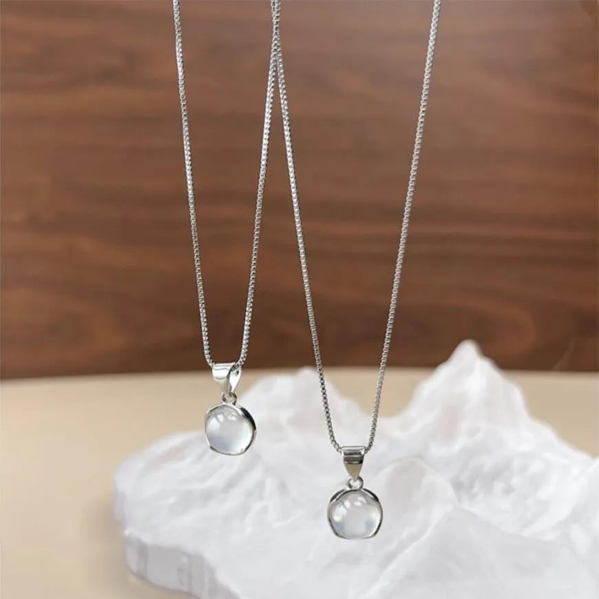 Women's adjustable oval pendant necklace with 21-50cm electroplated chain and artificial crystal