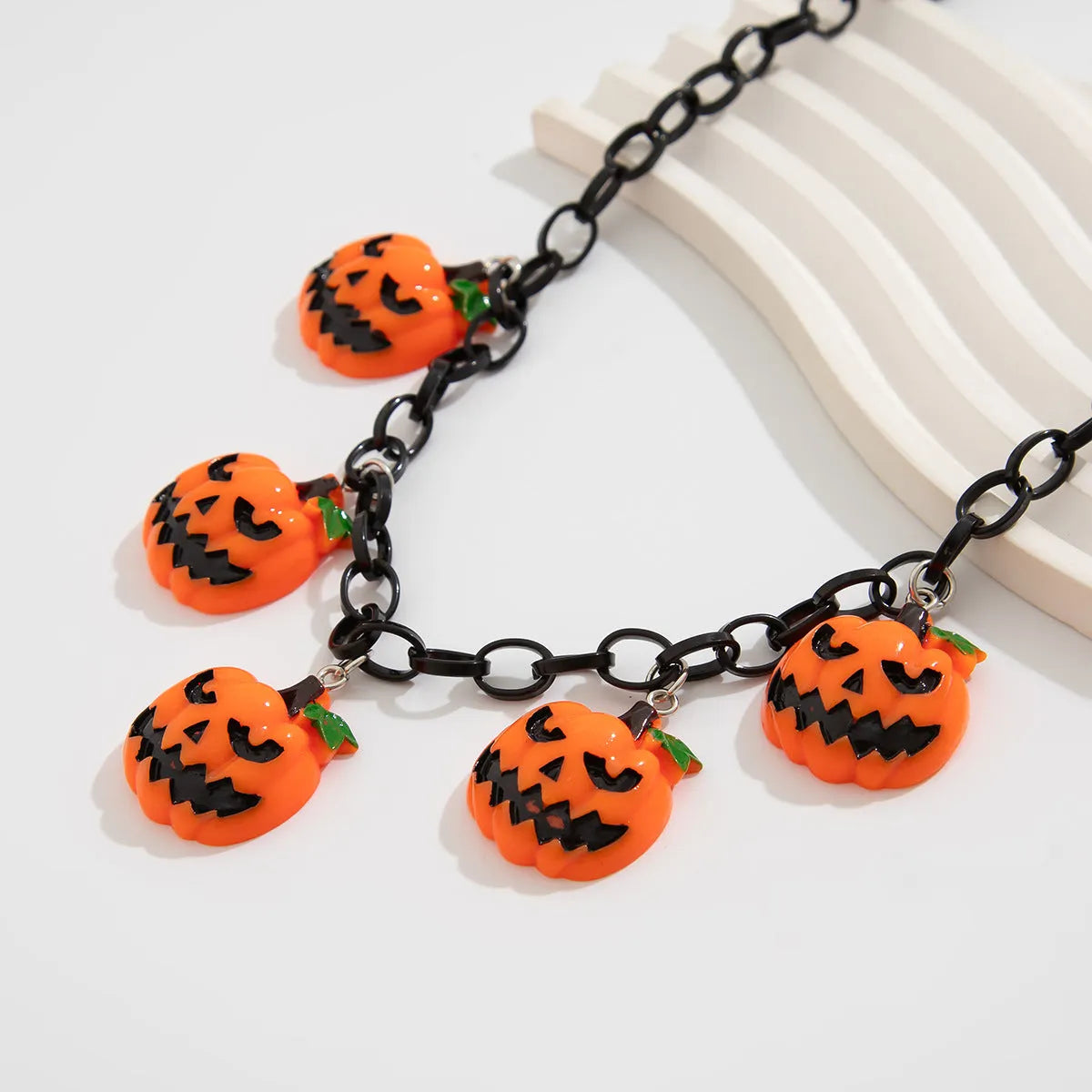 Halloween necklace with a cartoon ghost pumpkin acrylic pendant on a regular chain, in mixed colour 06705.