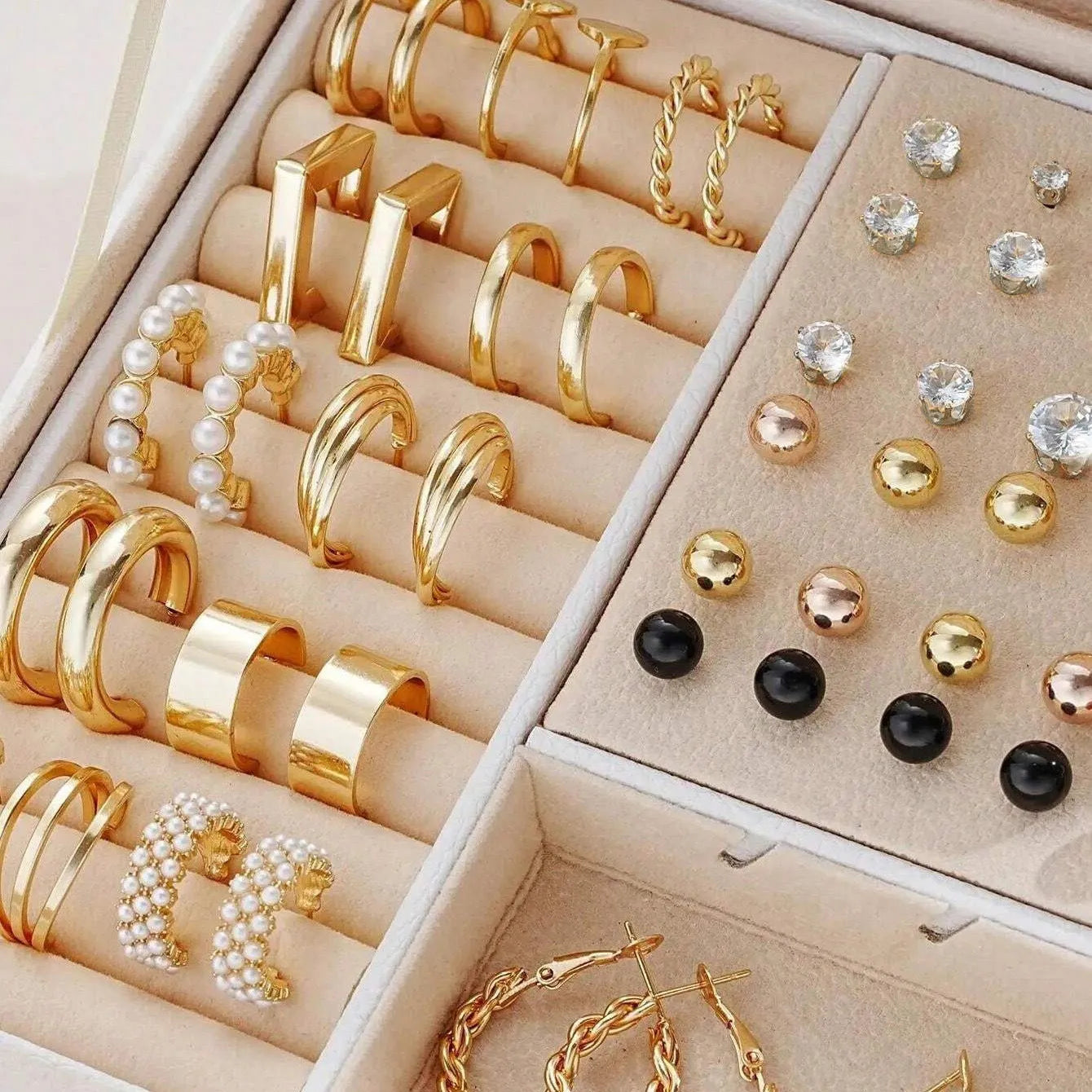 108-piece alloy earrings set with geometric shapes and round pearl elements in gold and yellow electroplated finish