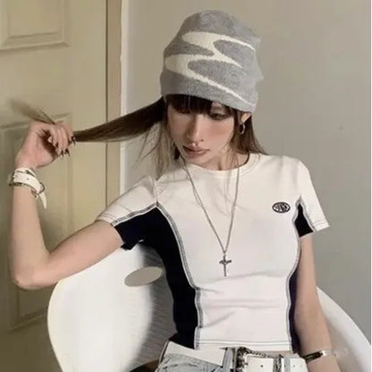 Acrylic beanie hat for men and women in black, grey, or white, M size for autumn and winter.